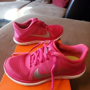 Women's Nike Free 4.0 size 7